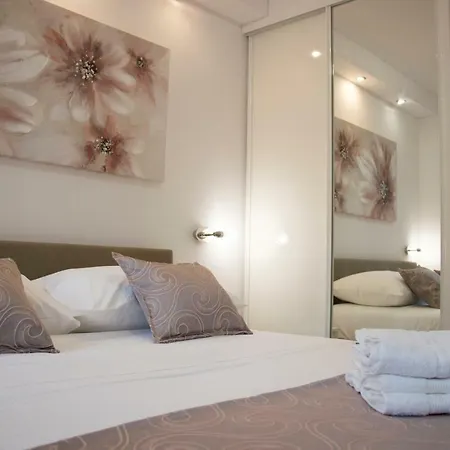 Ariston Apartment