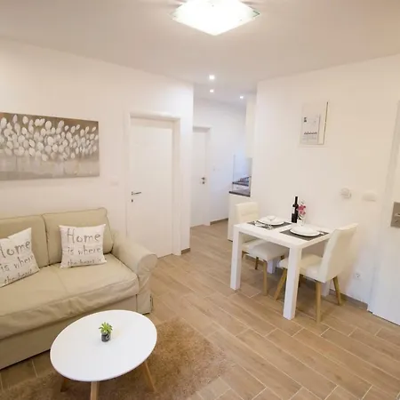 Ariston Apartment Split